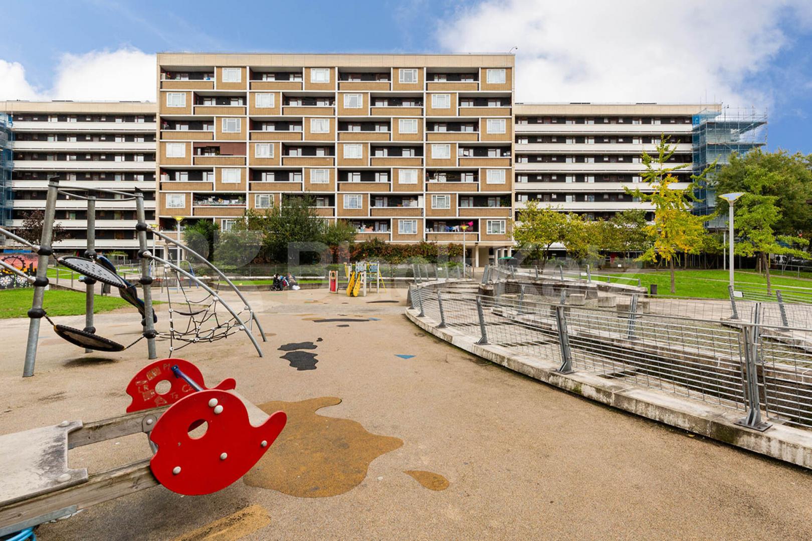 3 double bedroom apartment with balcony and inclusive of heating and hot water Collier Street, Angel / Kings Cross